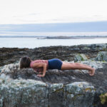 Chaturanga dandasana - Charlotte Lechevallier - photo @axelle.photographe