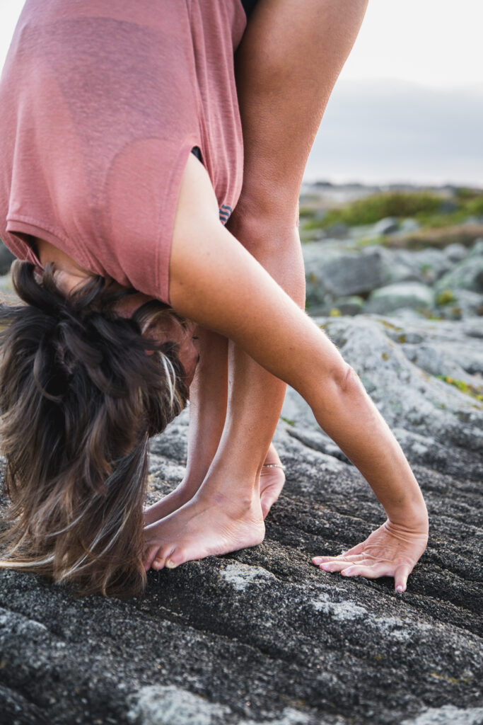 Uttanasana - Charlotte Lechevallier - photo @axelle.photographe