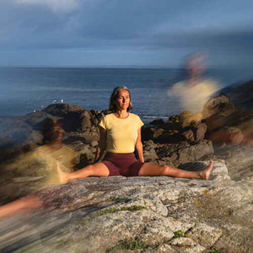 Upavishta konasana - Charlotte Lechevallier - photo @axelle.photographe